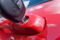 Brukket bilnøklene? Kan ikke fjerne dem fra tenningen? Galmier auto låsesmed forklarer hvordan du kan komme tilbake på veien fort når katastrofen inntreffer!